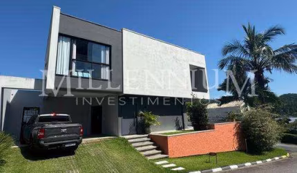 CASA DE ESQUINA COM UMA AMPLA VISTA PARA CIDADE, Ariribá, Balneario Camboriu - SC