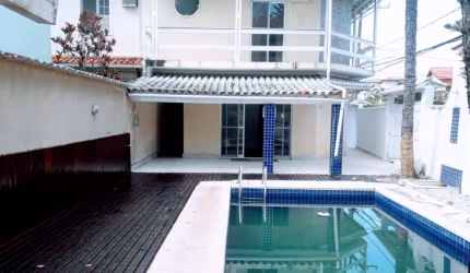 Casa duplex-esquina -Vargem pequena