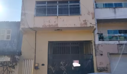 Vendo Duplex na Rua Tupi, bairro Jóquei Clube