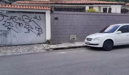 Vendo Excelente Casa na Rua Iguape  Bairro:  Parangaba
