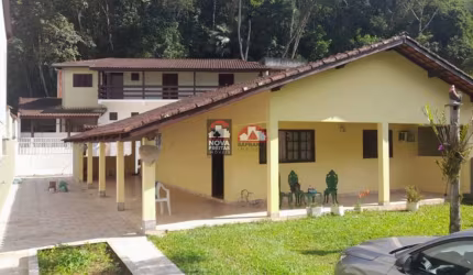 Casa Padrão em Caraguatatuba