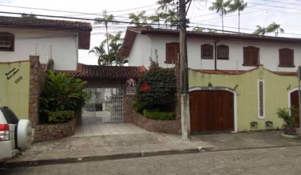 Casa Sobrado Condomínio em Caraguatatuba
