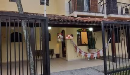 Casa Sobrado Condomínio em Caraguatatuba