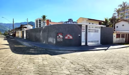 Casa a 20 metros da orla Martim de Sá com 3 dormitórios e 3 wcs