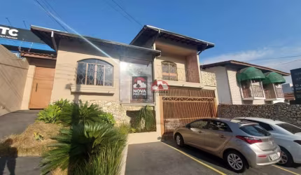 Casa Sobrado Padrão em São José dos Campos