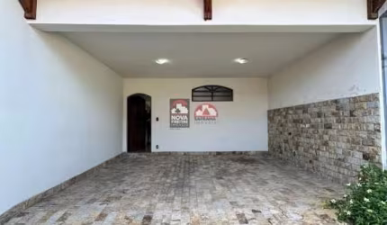 SOBRADO PARA VENDA OU LOCAÇÃO NA MELHOR REGIÃO DE PINDAMONHANGABA! PRÓXIMO DO SHIBATA, AO CENTRO DE CLÍNICAS MÉDICAS E HOSPITAIS.
