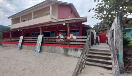 Sobrado e Restaurante Deck
