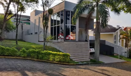 Sobrado á venda com 3 Suítes, 244m² - Jardim Coleginho - Jacareí/SP