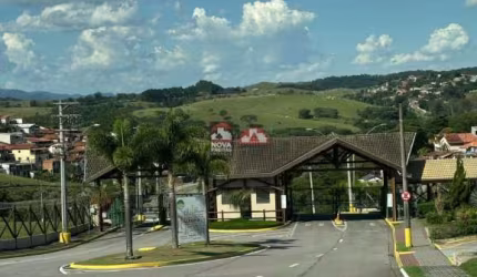 Terreno em condomínio fechado, ótima localização