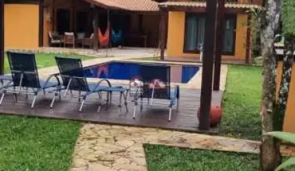 Casa à Venda de 4 Dormitórios em Camburí - São Sebastião/SP