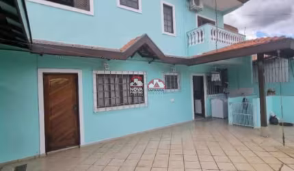 Sobrado à Venda no bairro Torrão de Ouro em São José dos Campos