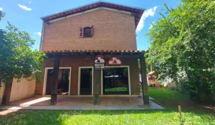Casa Sobrado Padrão em Pindamonhangaba