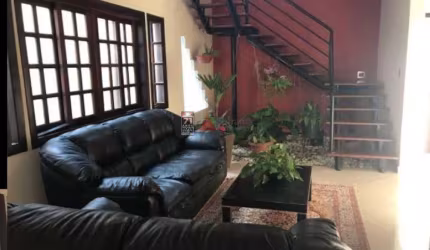 Casa Sobrado Padrão em São José dos Campos