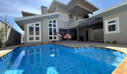 Casa de alto padrão com localização privilegiada no Condomínio Sunset Park