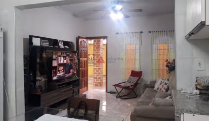 Casa Casa com ponto comercial em Caraguatatuba