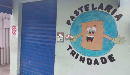 Casa com Ponto comercial.