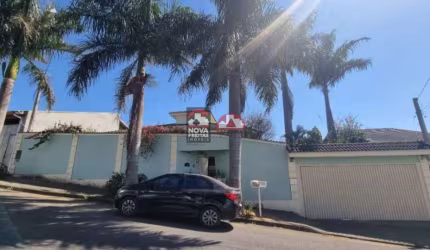 Casa Sobrado Padrão em Jacareí