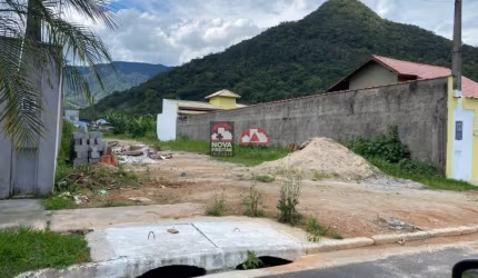 Oportunidade de construir sua casa em um ótimo bairro!