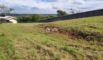 Terreno à Venda no Condomínio Colinas do Parahyba, Alto da Ponte em São José dos Campos SP