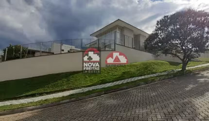 Exclusividade e Sofisticação | Casa de Alto Padrão em Condomínio Ícone de São José dos Campos
