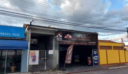 Casa com ponto comercial a venda no bairro Jaraguá em Taubaté!