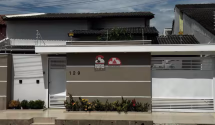 Casa Sobrado Padrão em Jacareí