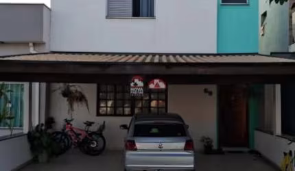 Sobrado à Venda no Condomínio Laguna