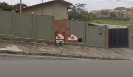 Casa Padrão em Lorena