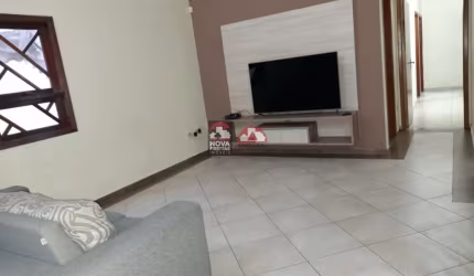 Casa Sobrado Padrão em Jacareí