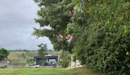 Terreno Padrão em Condomínio em Jacareí