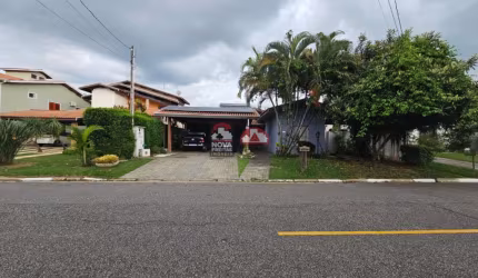 Maravilhosa casa no Village Paineiras!