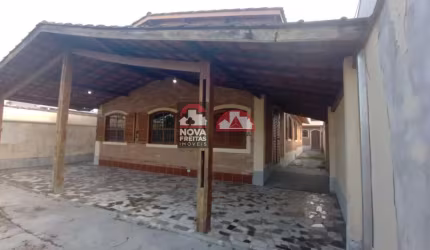 Casa térrea, com edícula no bairro Jd Primavera, região central de Caraguatatuba