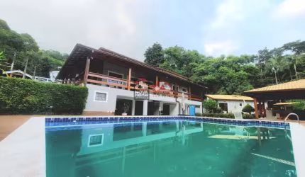 Casa no Condomínio Park Imperial em Caraguatatuba