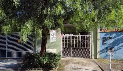 Casa Casa com ponto comercial em Pindamonhangaba
