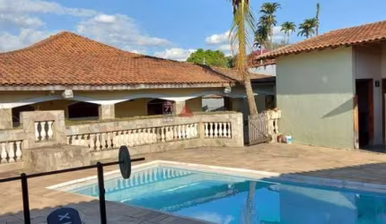 Casa Padrão em Pindamonhangaba