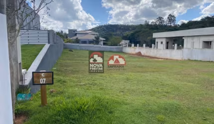 Terreno Padrão em Condomínio em Jambeiro