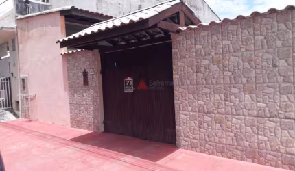 Casa Sobrado Padrão em Caraguatatuba