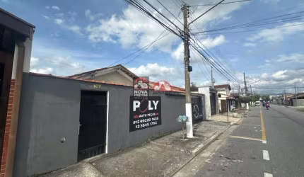 Casa ampla e espaçosa disponível para venda no bairro Maria Áurea