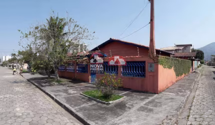 Casa Padrão em Caraguatatuba