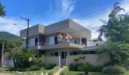 Incrível casa em Condomínio Pé na Areia e com garagem para Barco e jetsky. Oportunidade Única em Ubatuba!
