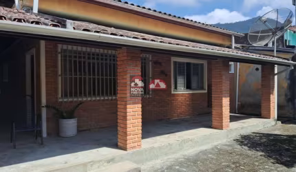Casa Padrão em Caraguatatuba