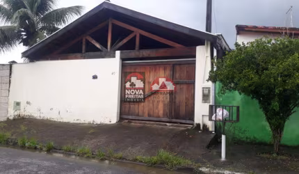 Casa Padrão em Caraguatatuba