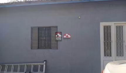 Ótima casa com três dormitórios sendo uma suite com mobiliá