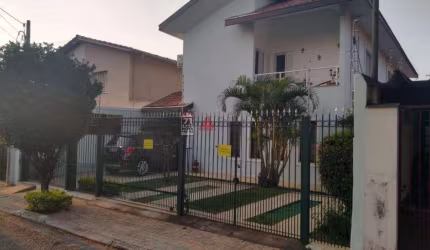 Casa Sobrado com ponto Comercial em São José dos Campos
