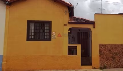 Casa Antiga à Venda no Jardim Boa Vista - Pindamonhangaba