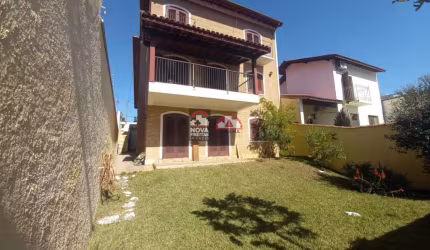 Casa Sobrado Padrão em Pindamonhangaba