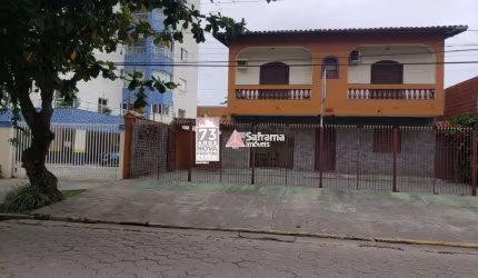 Casa Sobrado com ponto Comercial em Caraguatatuba