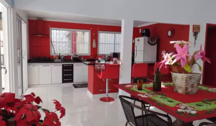 Excelente casa, próximo ao shopping e praia