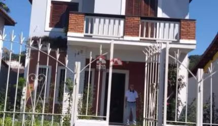 Casa Sobrado Padrão em Caraguatatuba