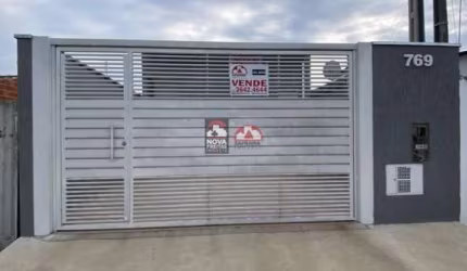 Excelente oportunidade de casa com 3 dormitórios, sendo 1 suíte e 2 vagas de garagem no Mantiqueira!